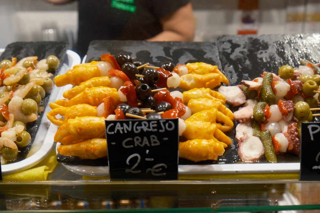 Pesca calamares: una delicia del mar.